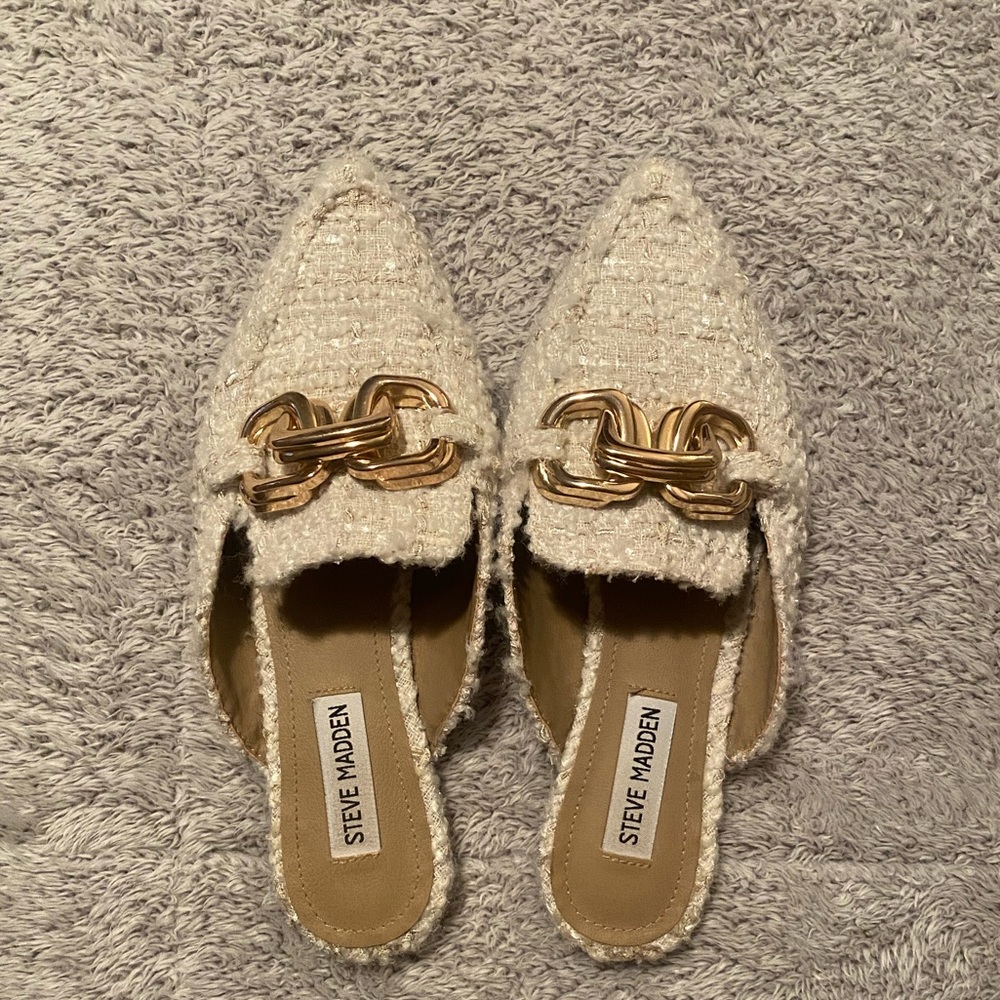 Steve Madden Cream Tweed Pointed Toe Mules with Gold Chain - Picture 3 of 4